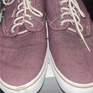 Red Casual Sneakers with White Laces and Low-Top Design